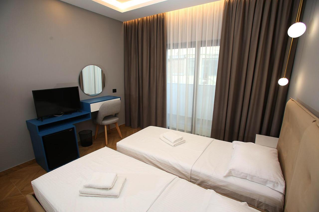 Diamond Hotel Durres Bagian luar foto