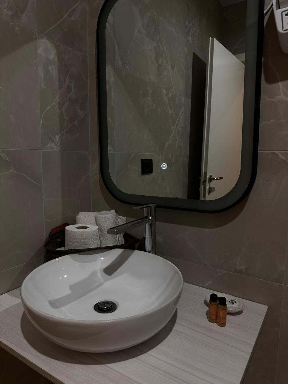 Diamond Hotel Durres Bagian luar foto